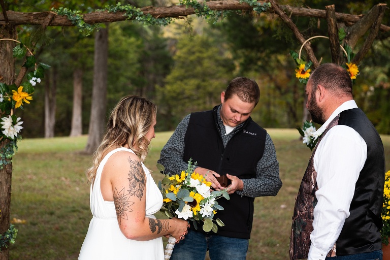 Missouri Backyard Wedding | Warrenton Missouri Wedding Photographer | High Hill Missouri Wedding Photographer | Montgomery City Missouri Wedding Photographer | Wentzville Missouri Wedding Photographer | Outdoor Missouri Wedding Photographer | 