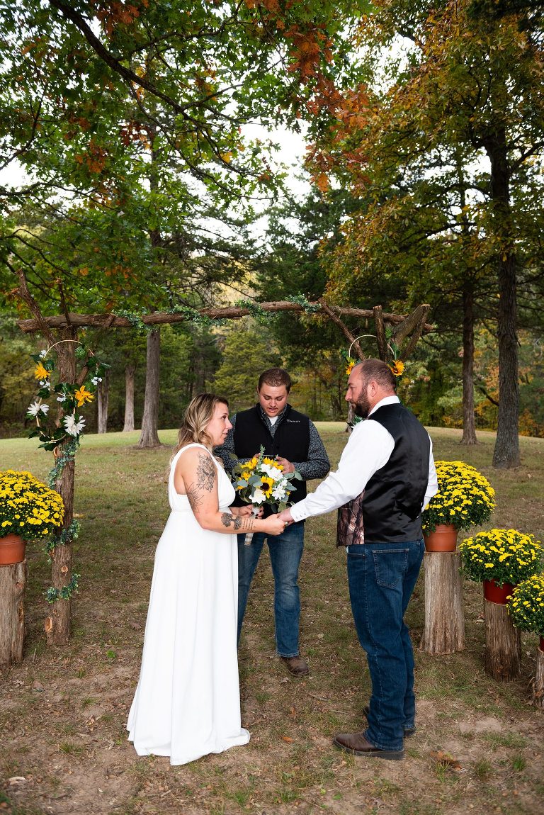 Missouri Backyard Wedding | Warrenton Missouri Wedding Photographer | High Hill Missouri Wedding Photographer | Montgomery City Missouri Wedding Photographer | Wentzville Missouri Wedding Photographer | Outdoor Missouri Wedding Photographer | 