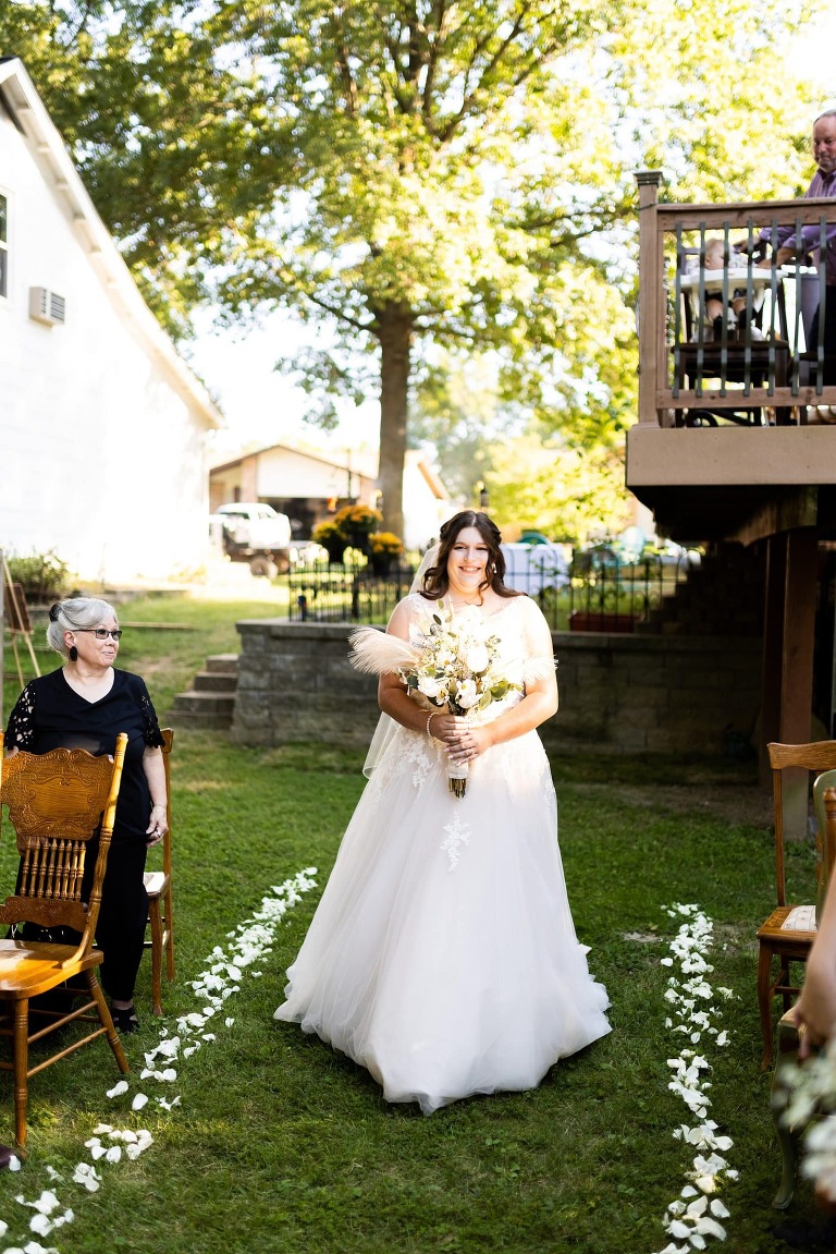 Missouri Back Yard Wedding | St Charles Missouri Wedding Photographer | Warrenton Missouri Wedding Photographer | Backyard Wedding Photographer | High Hill Missouri Wedding Photographer | Rebecca Chapman Photography