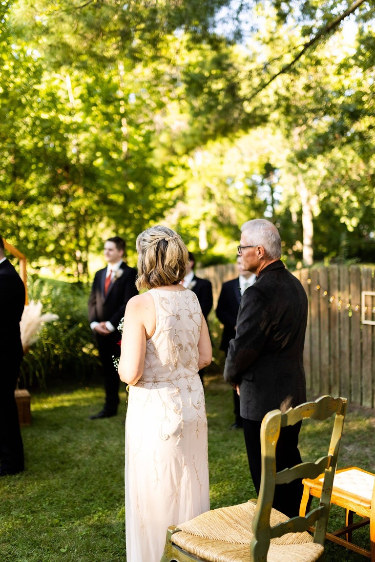 Missouri Back Yard Wedding | St Charles Missouri Wedding Photographer | Warrenton Missouri Wedding Photographer | Backyard Wedding Photographer | High Hill Missouri Wedding Photographer | Rebecca Chapman Photography