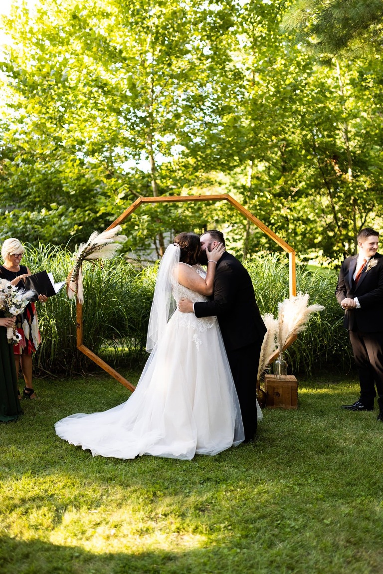 Missouri Back Yard Wedding | St Charles Missouri Wedding Photographer | Warrenton Missouri Wedding Photographer | Backyard Wedding Photographer | High Hill Missouri Wedding Photographer | Rebecca Chapman Photography