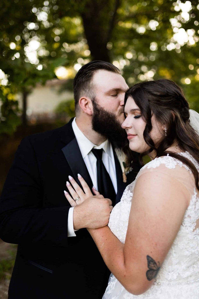 Missouri Back Yard Wedding | St Charles Missouri Wedding Photographer | Warrenton Missouri Wedding Photographer | Backyard Wedding Photographer | High Hill Missouri Wedding Photographer | Rebecca Chapman Photography
