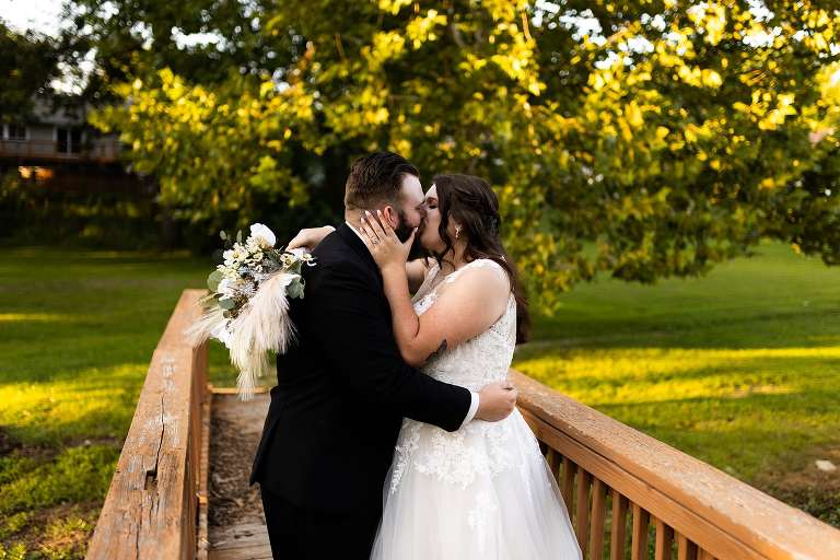 Missouri Back Yard Wedding | St Charles Missouri Wedding Photographer | Warrenton Missouri Wedding Photographer | Backyard Wedding Photographer | High Hill Missouri Wedding Photographer | Rebecca Chapman Photography