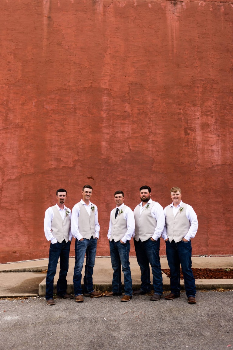 Novelty Missouri Wedding Photographer | Missouri Wedding Photographer | Warrenton Missouri Photographer | High Hill Missouri Photographer | Wentzville Missouri Photographer | Montgomery City Missouri Photographer | Wedding Photographer  Country Wedding | Outdoor Wedding |