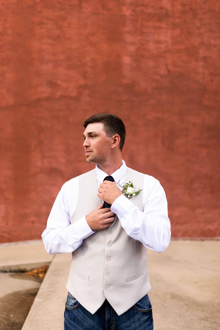 Novelty Missouri Wedding Photographer | Missouri Wedding Photographer | Warrenton Missouri Photographer | High Hill Missouri Photographer | Wentzville Missouri Photographer | Montgomery City Missouri Photographer | Wedding Photographer  Country Wedding | Outdoor Wedding |