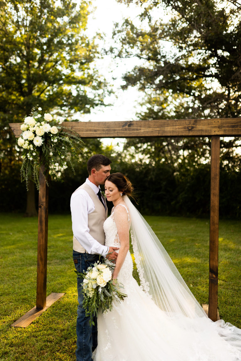 Novelty Missouri Wedding Photographer | Missouri Wedding Photographer | Warrenton Missouri Photographer | High Hill Missouri Photographer | Wentzville Missouri Photographer | Montgomery City Missouri Photographer | Wedding Photographer  Country Wedding | Outdoor Wedding |