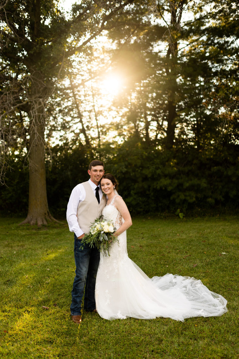 Novelty Missouri Wedding Photographer | Missouri Wedding Photographer | Warrenton Missouri Photographer | High Hill Missouri Photographer | Wentzville Missouri Photographer | Montgomery City Missouri Photographer | Wedding Photographer  Country Wedding | Outdoor Wedding |