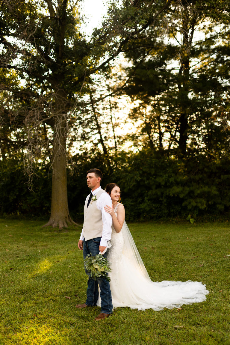 Novelty Missouri Wedding Photographer | Missouri Wedding Photographer | Warrenton Missouri Photographer | High Hill Missouri Photographer | Wentzville Missouri Photographer | Montgomery City Missouri Photographer | Wedding Photographer  Country Wedding | Outdoor Wedding |