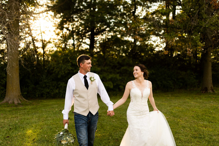 Novelty Missouri Wedding Photographer | Missouri Wedding Photographer | Warrenton Missouri Photographer | High Hill Missouri Photographer | Wentzville Missouri Photographer | Montgomery City Missouri Photographer | Wedding Photographer  Country Wedding | Outdoor Wedding |