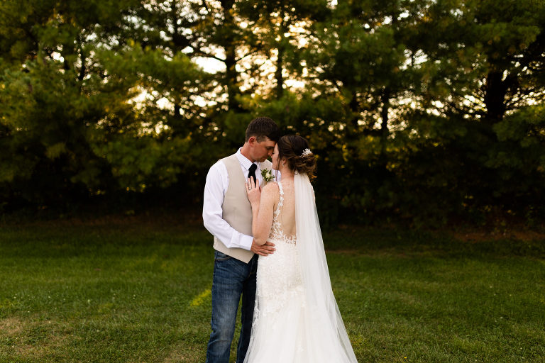 Novelty Missouri Wedding Photographer | Missouri Wedding Photographer | Warrenton Missouri Photographer | High Hill Missouri Photographer | Wentzville Missouri Photographer | Montgomery City Missouri Photographer | Wedding Photographer  Country Wedding | Outdoor Wedding |