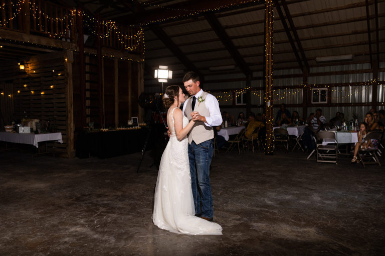 Novelty Missouri Wedding Photographer | Missouri Wedding Photographer | Warrenton Missouri Photographer | High Hill Missouri Photographer | Wentzville Missouri Photographer | Montgomery City Missouri Photographer | Wedding Photographer  Country Wedding | Outdoor Wedding |