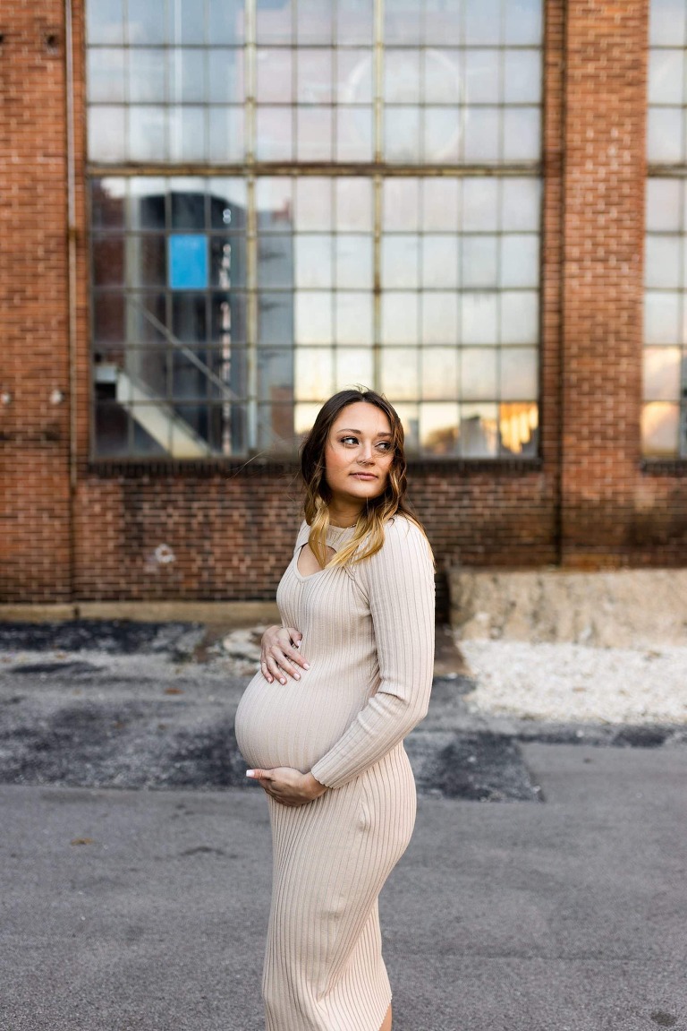 St Charles Missouri Maternity Session | Missouri Photographer | Warrenton Missouri Photographer | High Hill Missouri Photographer | St Charles Missouri Photographer | Industrial Photographer | 