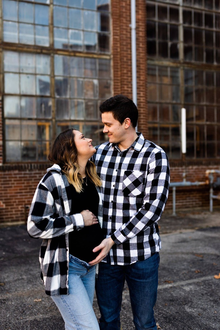 St Charles Missouri Maternity Session | Missouri Photographer | Warrenton Missouri Photographer | High Hill Missouri Photographer | St Charles Missouri Photographer | Industrial Photographer | 