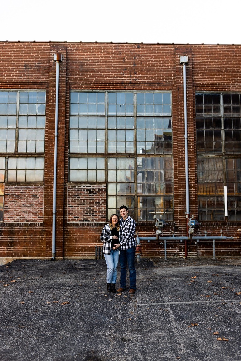 St Charles Missouri Maternity Session | Missouri Photographer | Warrenton Missouri Photographer | High Hill Missouri Photographer | St Charles Missouri Photographer | Industrial Photographer | 