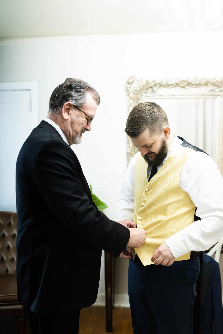 Marry me Cottage Wedding | Marry me Cottage Wedding Photographer | Montgomery City Missouri Wedding Photographer | Missouri Photographer | Warrenton Missouri Wedding | High Hill Missouri Photographer | Montgomery City Missouri Photographer