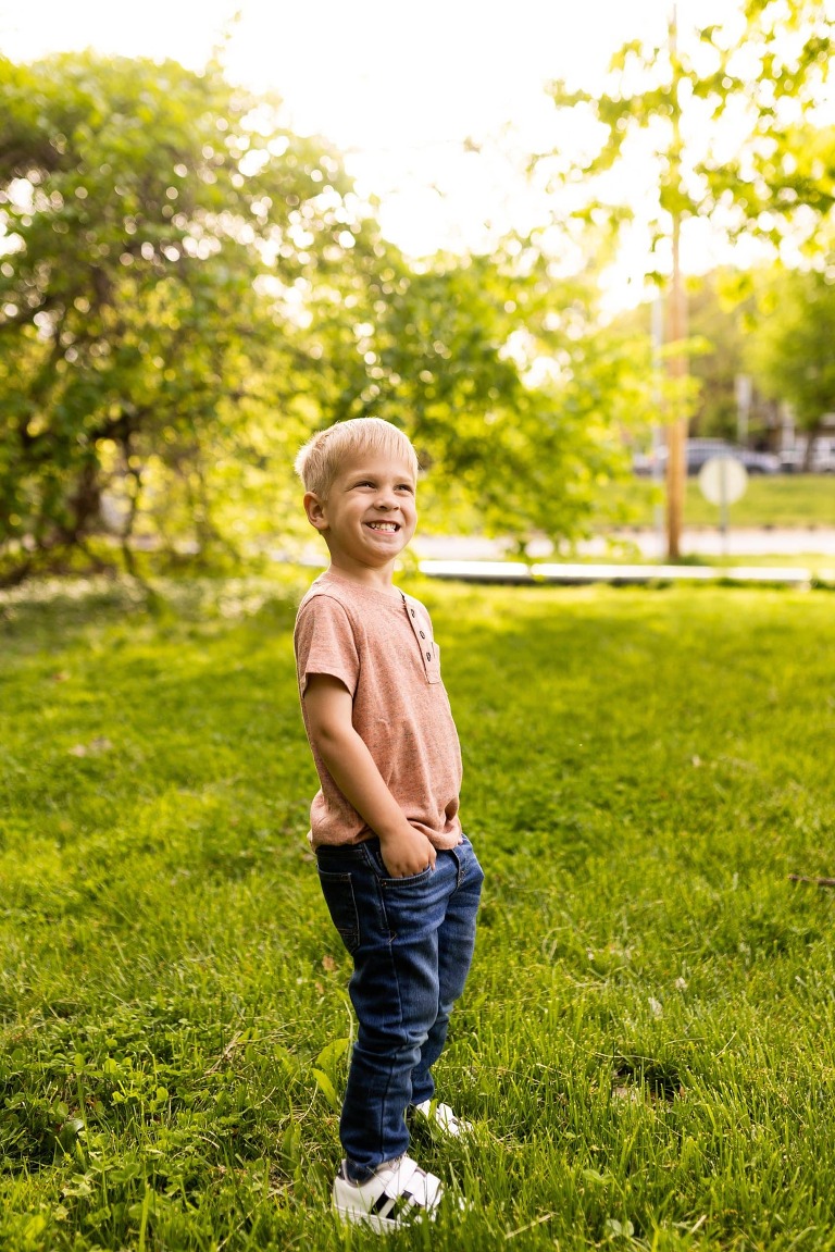 St Charles Missouri Family Photographer. Main Street St Charles Family Photographer. Family Photographer. Extended Family Photographer