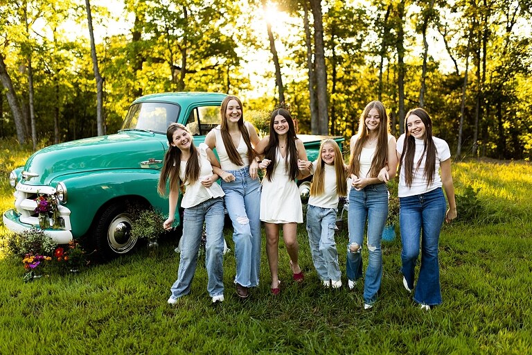 Cousin Crew Flower Truck Mini Session in Warrenton MO, High Hill Mo photographer, Flower Truck Mini Session, Mini Session, teal truck photo shoot