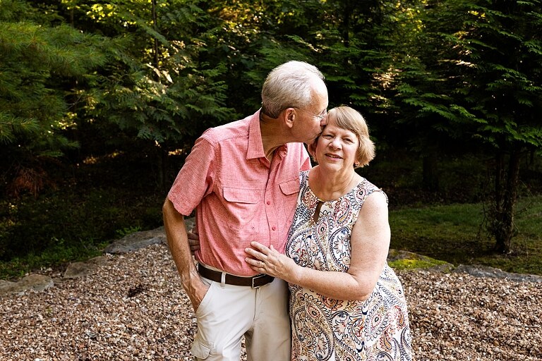 Extended family photos at Innsbrook Missouri with kids, grandparents, and parents celebrating an anniversary in summer heat.