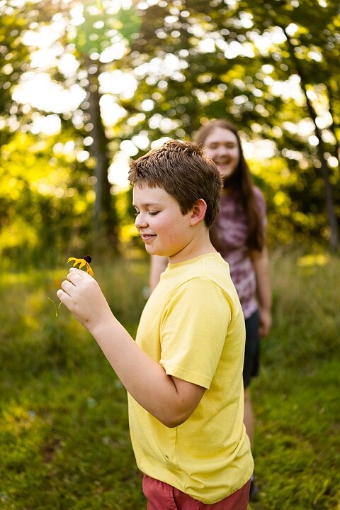 Kids exploring during Summertime Minis core memories session | Children running and laughing during summer adventure photos  | Mom with kids capturing real life summertime memories