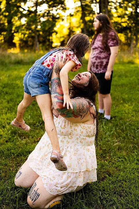 Kids exploring during Summertime Minis core memories session | Children running and laughing during summer adventure photos  | Mom with kids capturing real life summertime memories