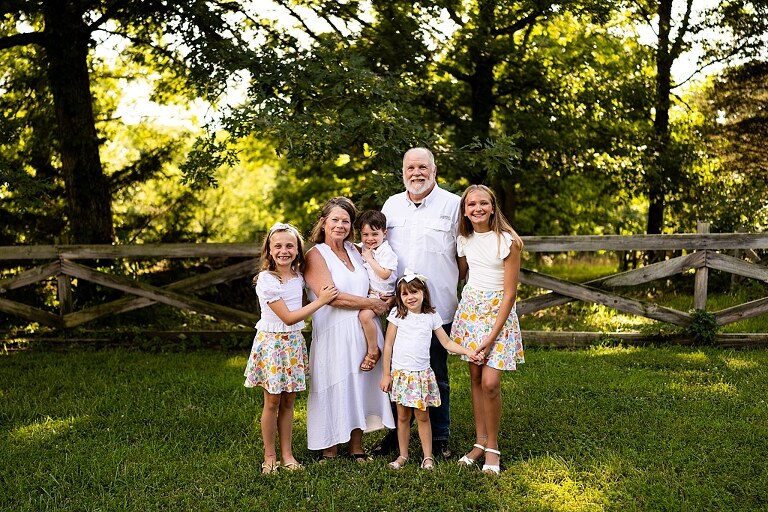 Cousins laughing together at Mamoo Cousin Camp summer photos | Kids posing in the same yard spot during Mamoo Cousin Camp | Missouri Photographer Missouri Family Photographer Missouri outdoor photographer
